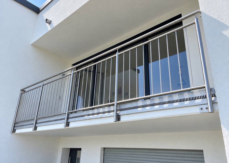 Balcony railings